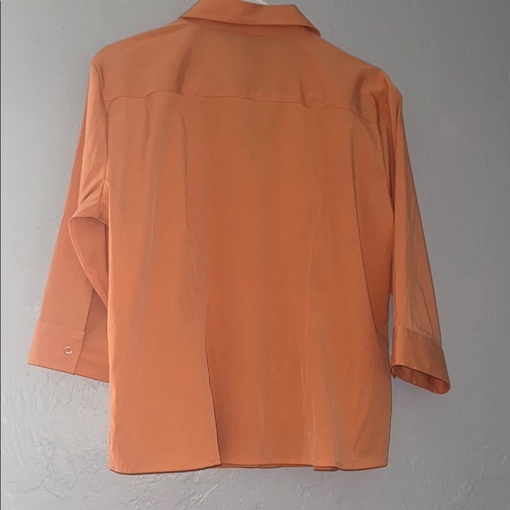DC Orange Button Down Shirt with Notched Collar and 3/4 Sleeves 51 - Picture 6 of 8